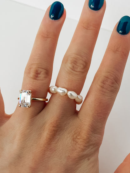 Mila Pearl Stretch Ring